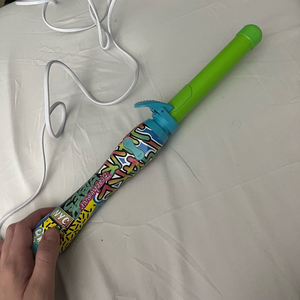 The Beachwaver Co. Vibrant Curling Iron - Green and Blue